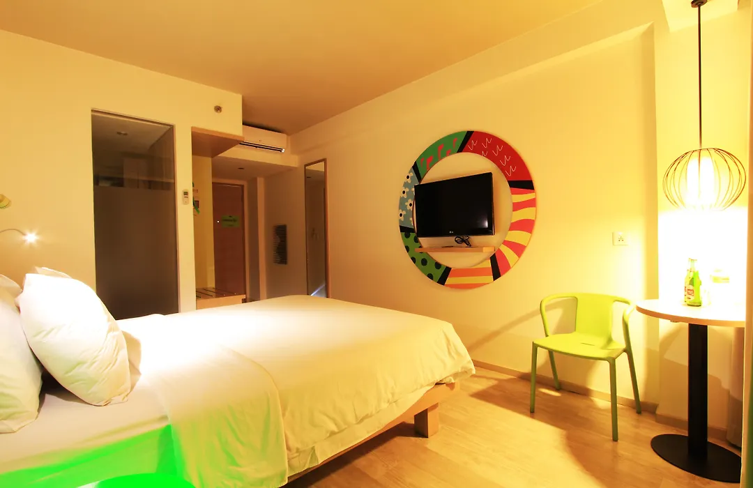 Maxonehotels At Bukit Jimbaran-1